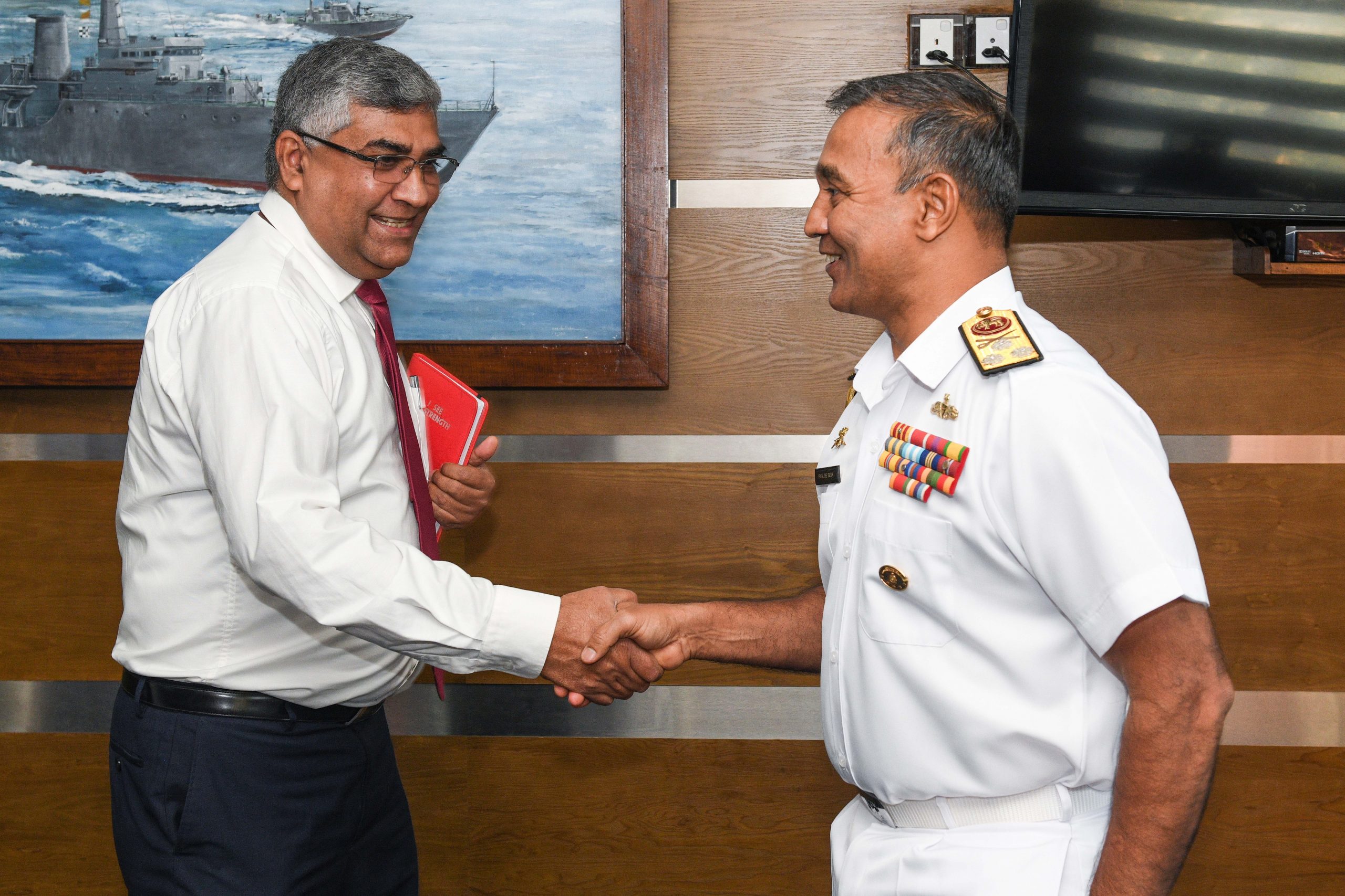 INSEE Cement CEO Meets with Commander of Sri Lanka Navy ~  Civil-Military Partnerships Further Enhanced