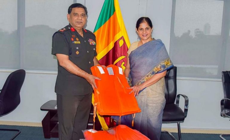 DMC Successfully Provides 100 Life Jackets to Kinniya with Coordination from A-PAD SL